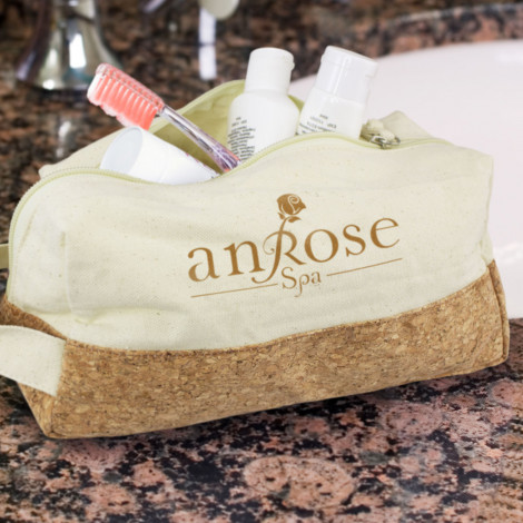 Oakridge Toiletry Bag - Image 4